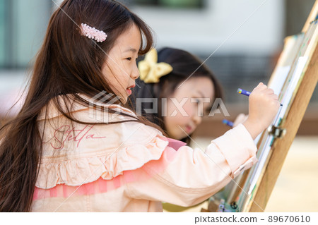 child girl lifestyle art 89670610