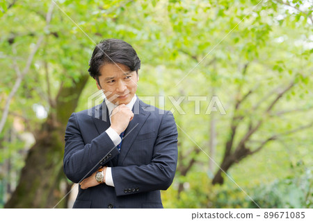 Middle male fresh green 89671085