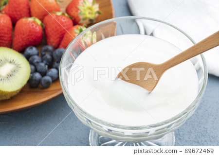 Smooth and smooth yogurt 89672469
