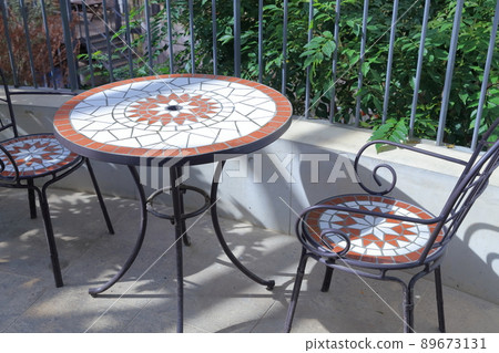 Fashionable tables and chairs 89673131