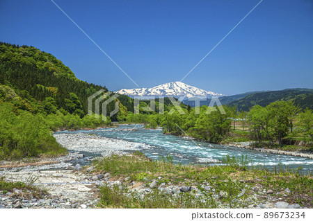 清流余雪的鳥海山 清流余雪的鳥海山 89673234