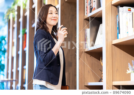 咖啡館遠程辦公攝影合作：由bondolfiboncaffē提供支持的PARK6 89674090