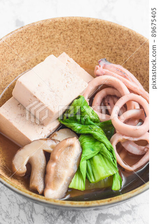 Cooked squid and tofu 89675405