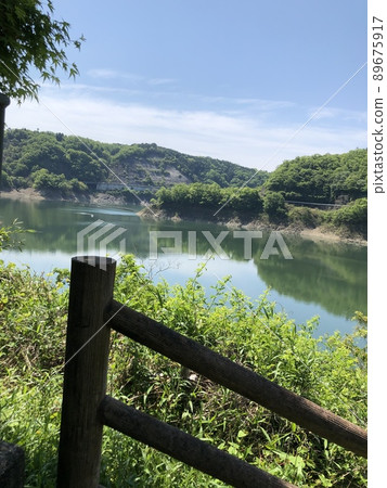 Spring scenery 89675917