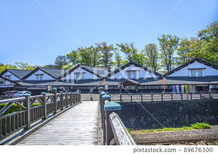 Spring Yamai Warehouse 89676300