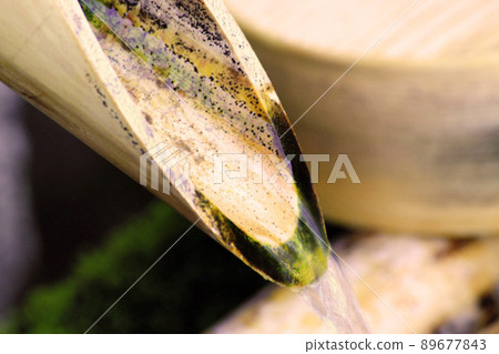 Shishi-odoshi的特寫照片 Shishi-odoshi的特寫照片 89677843