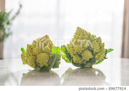 各種花椰菜的切圖，營養豐富的羅馬花椰菜｜羅馬花椰菜 89677914