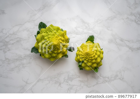 各種花椰菜的切圖，營養豐富的羅馬花椰菜｜羅馬花椰菜 89677917