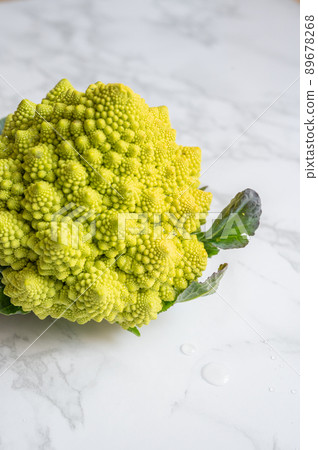 各種花椰菜的切圖，營養豐富的羅馬花椰菜｜羅馬花椰菜 89678268