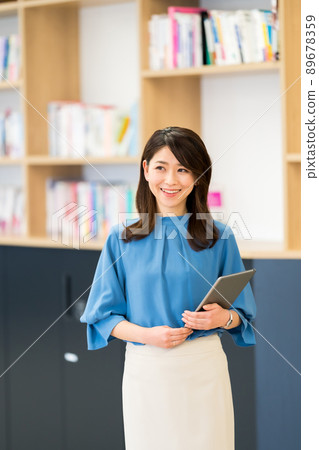 婦女和辦公室 89678359