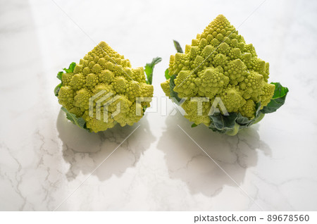 各種花椰菜的切圖，營養豐富的羅馬花椰菜｜羅馬花椰菜 89678560