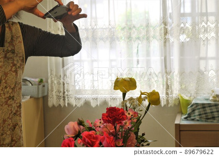 Flowers in the room 89679622