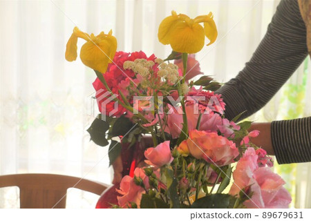 房間裡的花 89679631