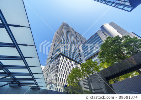 梅田DT塔附近的梅田大廈晨景 89681374