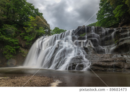 Ryumon Falls, a fresh green in Nasukarasuyama City, Tochigi Prefecture Ryumon Falls, a fresh green in Nasukarasuyama City, Tochigi Prefecture 89681473