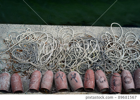 漁港 2 中的章魚陷阱 89681567