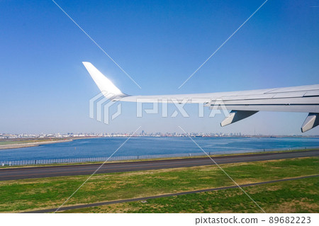 從東京國際機場起飛,也稱為羽田機場(東京都大田區) 從東京國際機場起飛,也稱為羽田機場(東京都大田區) 89682223