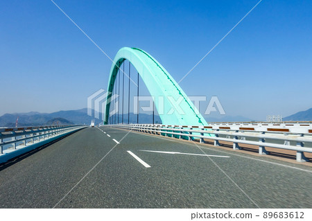 Shin Kitakyushu Airport Connecting Bridge on the Shin Kitakyushu Airport Line (Fukuoka Prefecture) 89683612