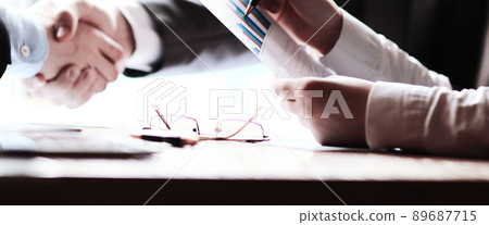 close up.business handshake business people at the Desk .business concept close up.business handshake business people at the Desk .business concept 89687715