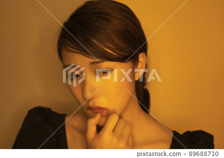 Orange light female fashionable shadow Orange light female fashionable shadow 89688710