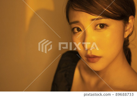 Orange light female fashionable shadow Orange light female fashionable shadow 89688733
