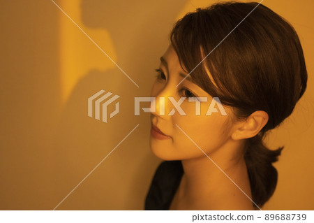 Orange light female fashionable shadow Orange light female fashionable shadow 89688739