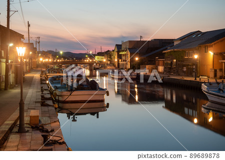 富山縣新湊美麗的日落風景 89689878