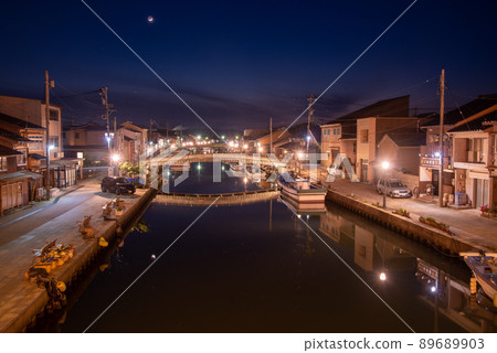 富山縣新湊非常美麗的夜景 89689903