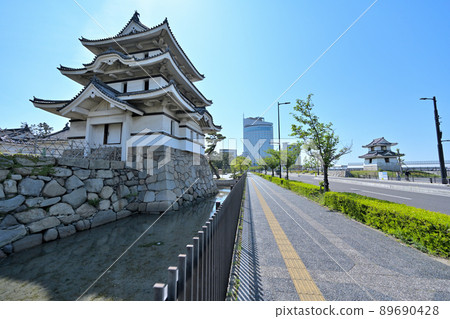 Moat and stone wall of Sanuki Province "Takamatsu Castle" Moat and stone wall of Sanuki Province "Takamatsu Castle" 89690428