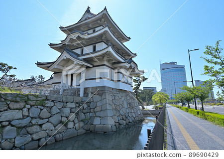 Moat and stone wall of Sanuki Province "Takamatsu Castle" Moat and stone wall of Sanuki Province "Takamatsu Castle" 89690429