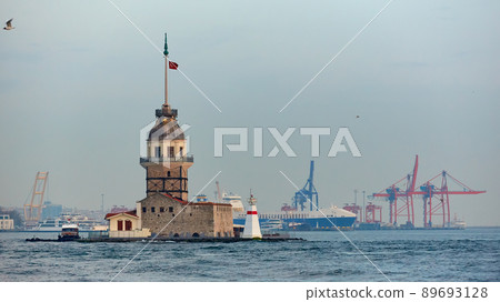 The Maidens Tower. Istanbul, Turkey 89693128