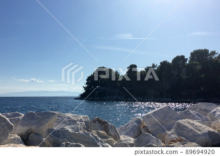 Nature has generously rewarded the island of Skiathos with picturesque landscapes 89694920