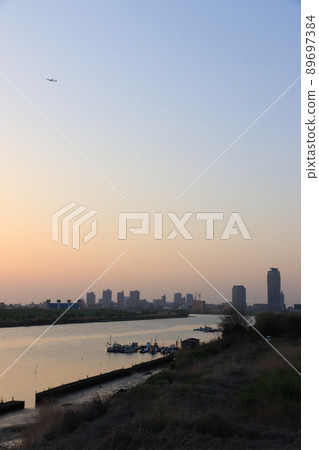 羽田機場/南風時的市中心航線（埼玉縣川口市/荒川/鹿浜橋） 89697384