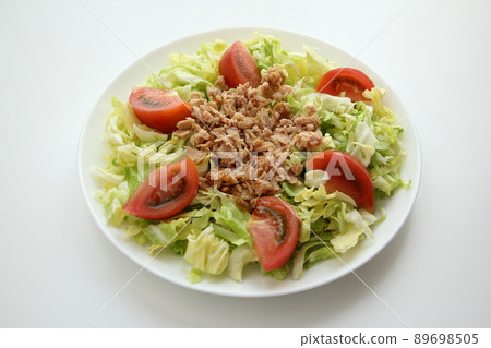 Salad tuna tomato cabbage 89698505