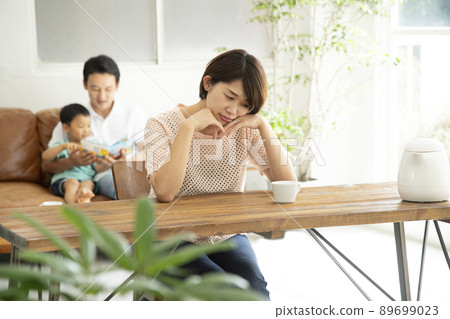 Housewife loneliness alone Housewife loneliness alone 89699023