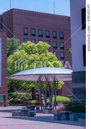 被大自然包圍的美麗山梨學院大學校園，崇光大學甲府市 89699245