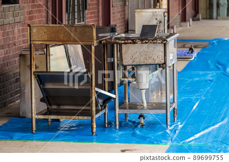 Removal and collection of old kitchen equipment Removal and collection of old kitchen equipment 89699755