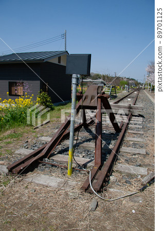 End of the track "Car stop" JR Kururi Line Kazusa-Kameyama Station 89701125