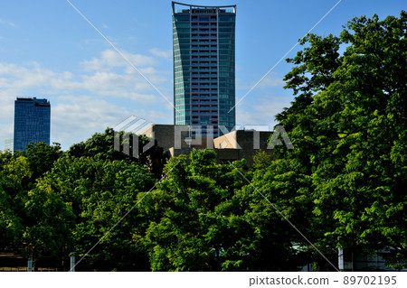 Scenery of Park Court Shibuya seen from the zelkova tree-lined road 89702195
