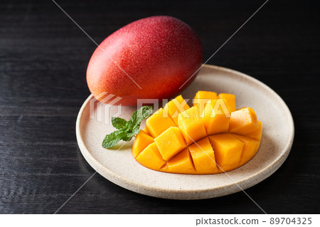 國產芒果切成花狀 89704325