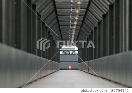 Long pedestrian bridge (Arakawa Natural Park) Long pedestrian bridge (Arakawa Natural Park) 89704341
