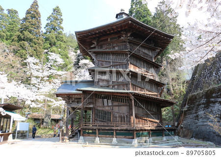 Sazaedo with a structure that does not allow ascending and descending worshipers to pass each other Sazaedo with a structure that does not allow ascending and descending worshipers to pass each other 89705805