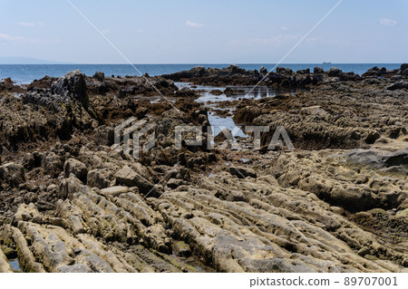 Shirahama Sheer Cliffs 89707001