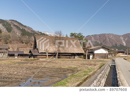 早春的白川鄉 早春的白川鄉 89707608