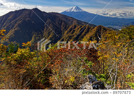 Mt. Fuji and Mitsutoge seen from Honjagamaru in autumn colors Mt. Fuji and Mitsutoge seen from Honjagamaru in autumn colors 89707873