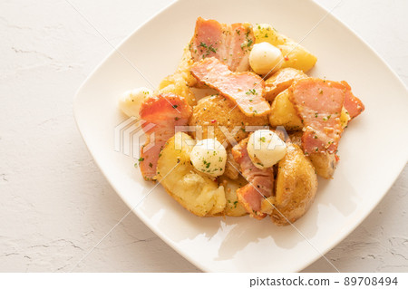 German potatoes with fresh cheese German potatoes with fresh cheese 89708494