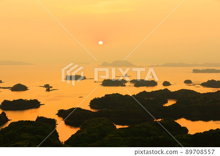[Nagasaki Prefecture] Kujuku Islands at dusk (Sasebo Tenkaiho) 89708557