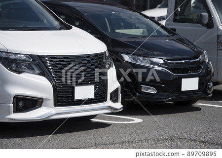 停車場的車 89709895