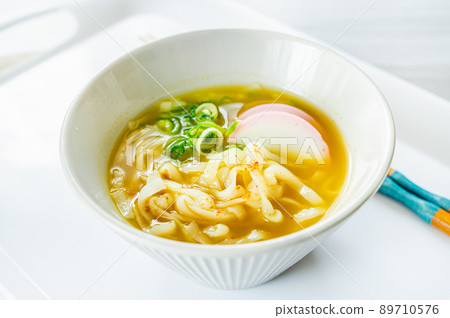 Konjac noodle curry udon 89710576
