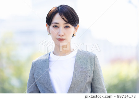 Female portrait outdoors Female portrait outdoors 89714178